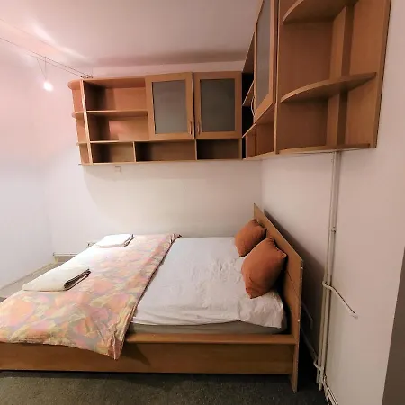 Séjour chez l'habitant Apartrooms Near Metro Bemowo